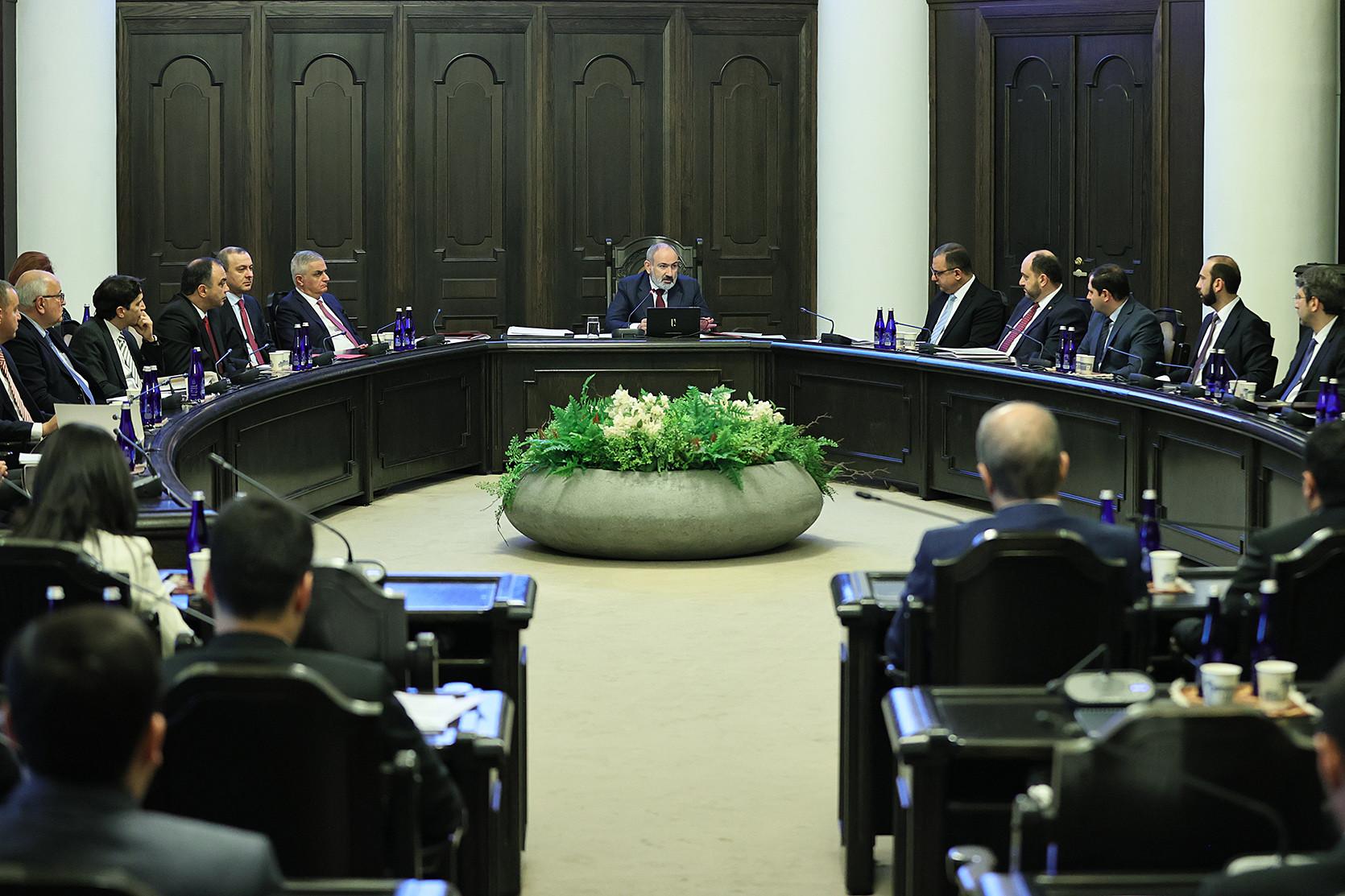 Պետական կառույցներին հրահանգ է տրվել հանել Արարատ սարի պատկերը